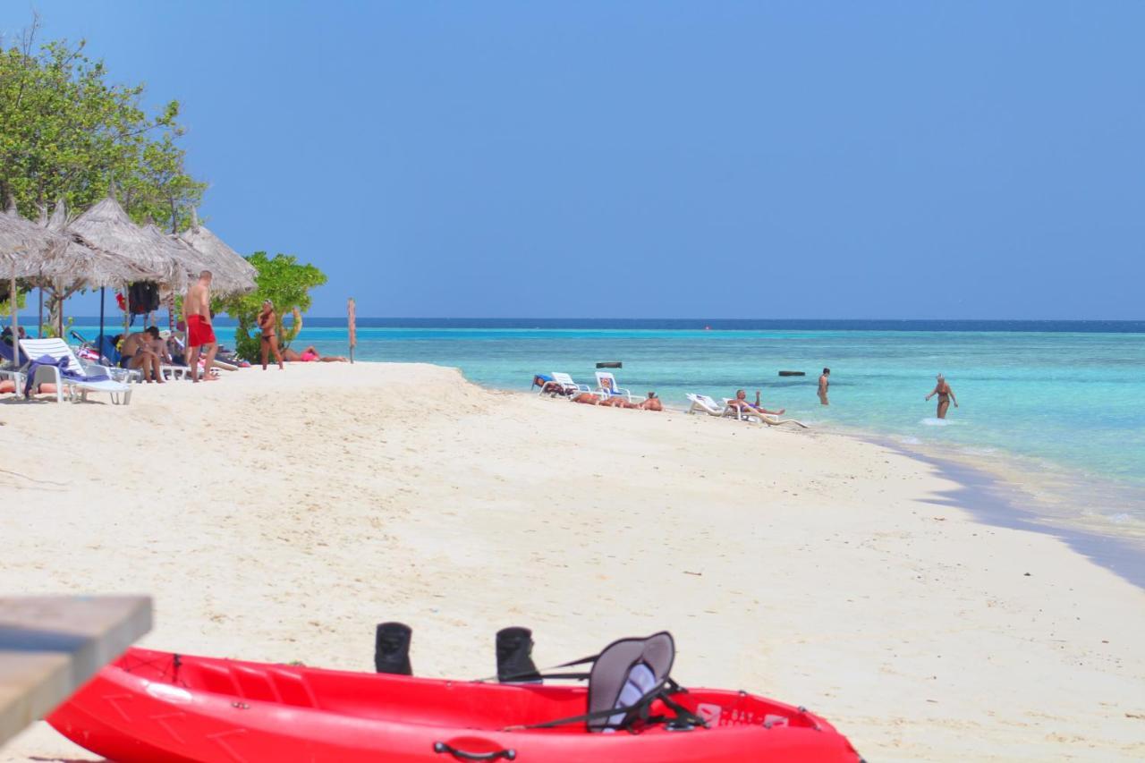 Gurus Maldives At Gulhi Island Hotel Buitenkant foto